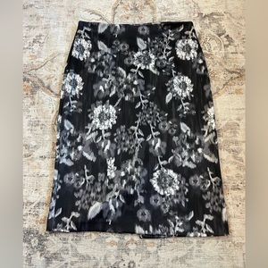 Pencil skirt new York and company stretch size 10